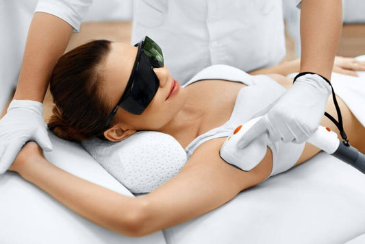 Dauerhafte Laser Haarentfernung Achseln in Innsbruck | INCEBEL Medical Beauty Institut